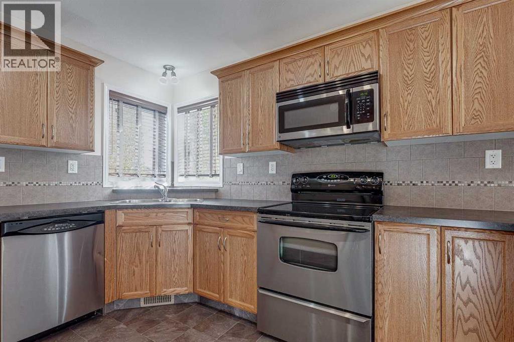 48 Vanson Close Property Photo 3