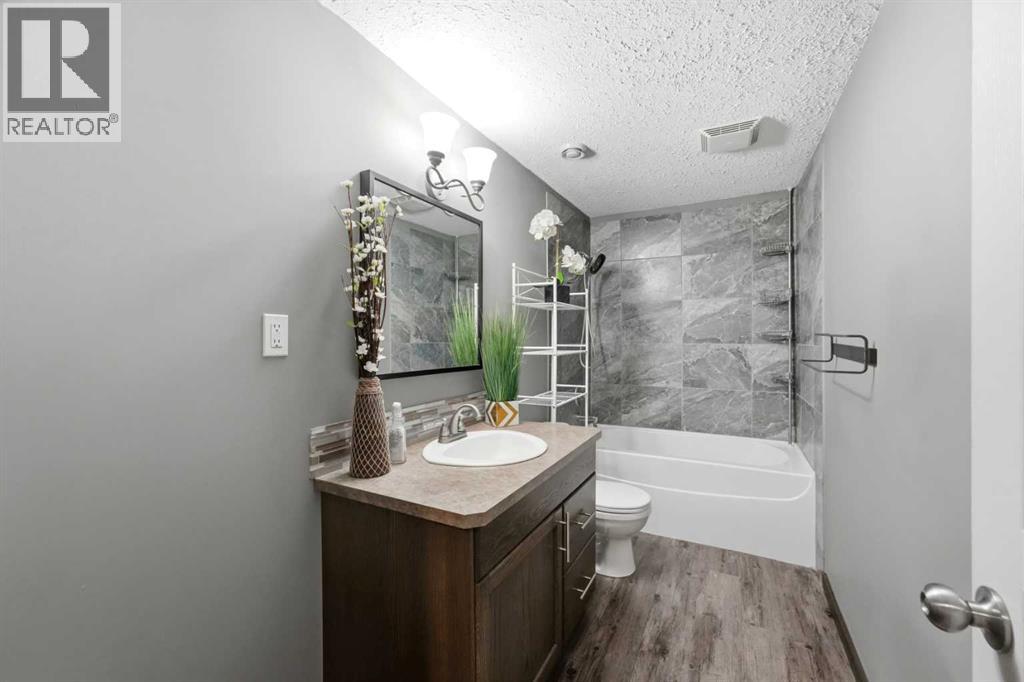 77 Aztec Crescent Property Photo 27