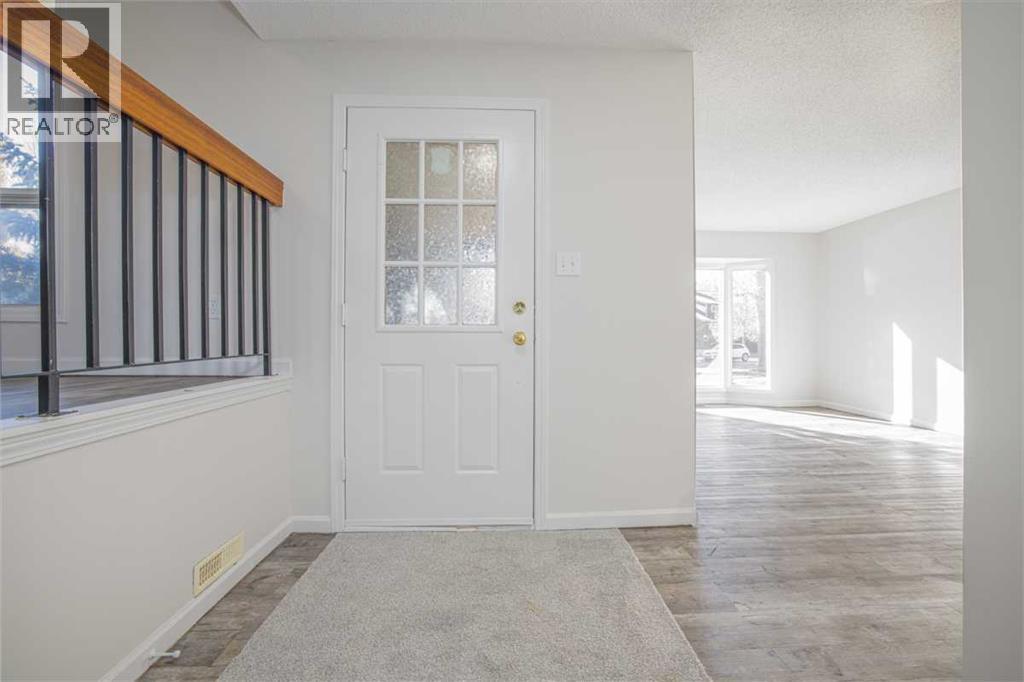 383 Woodfield Road Sw Property Photo 4