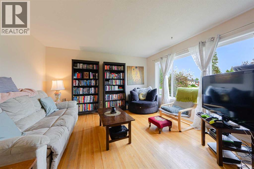 5412 14 Avenue Se Property Photo 6