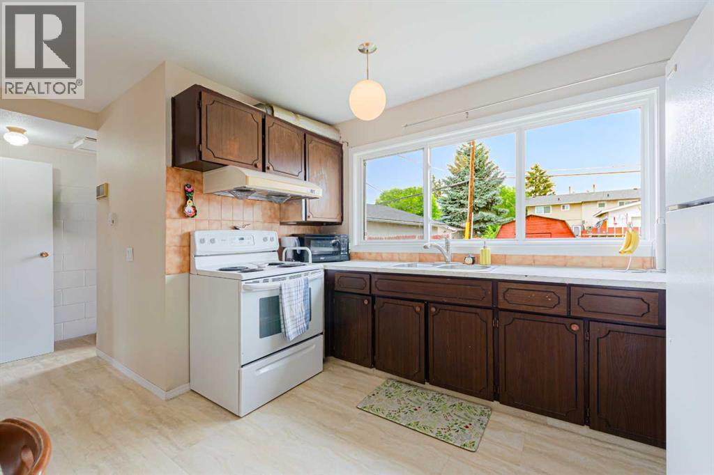 5412 14 Avenue Se Property Photo 10