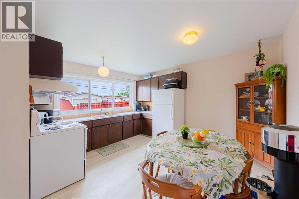5412 14 Avenue Se Property Photo 11