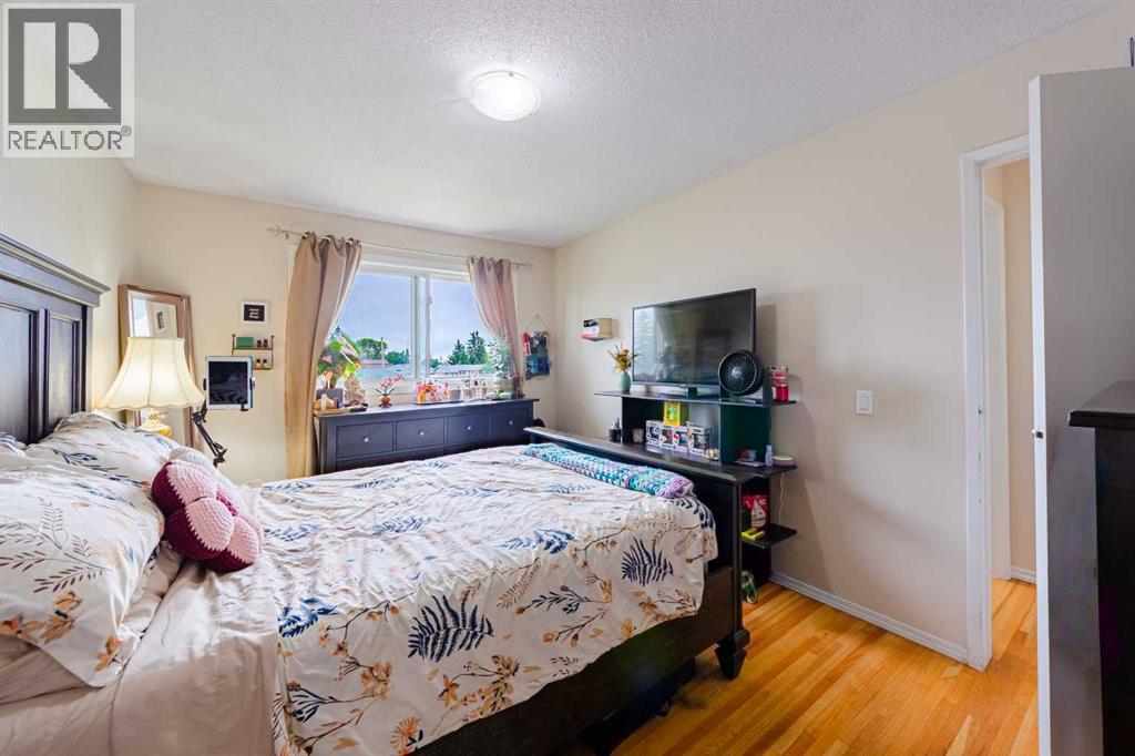 5412 14 Avenue Se Property Photo 16