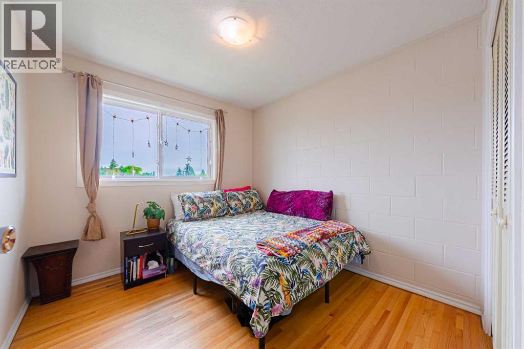 5412 14 Avenue Se Property Photo 18
