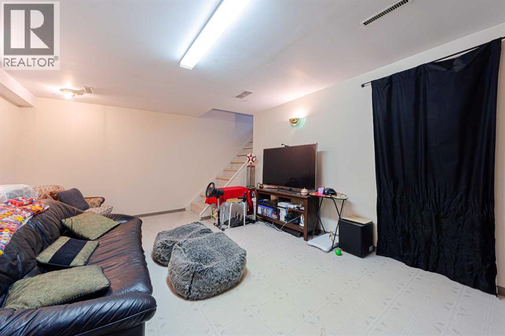 5412 14 Avenue Se Property Photo 22