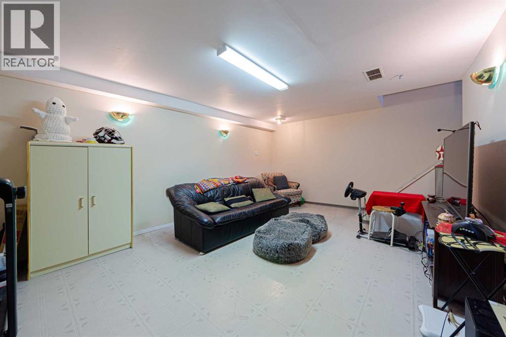 5412 14 Avenue Se Property Photo 23