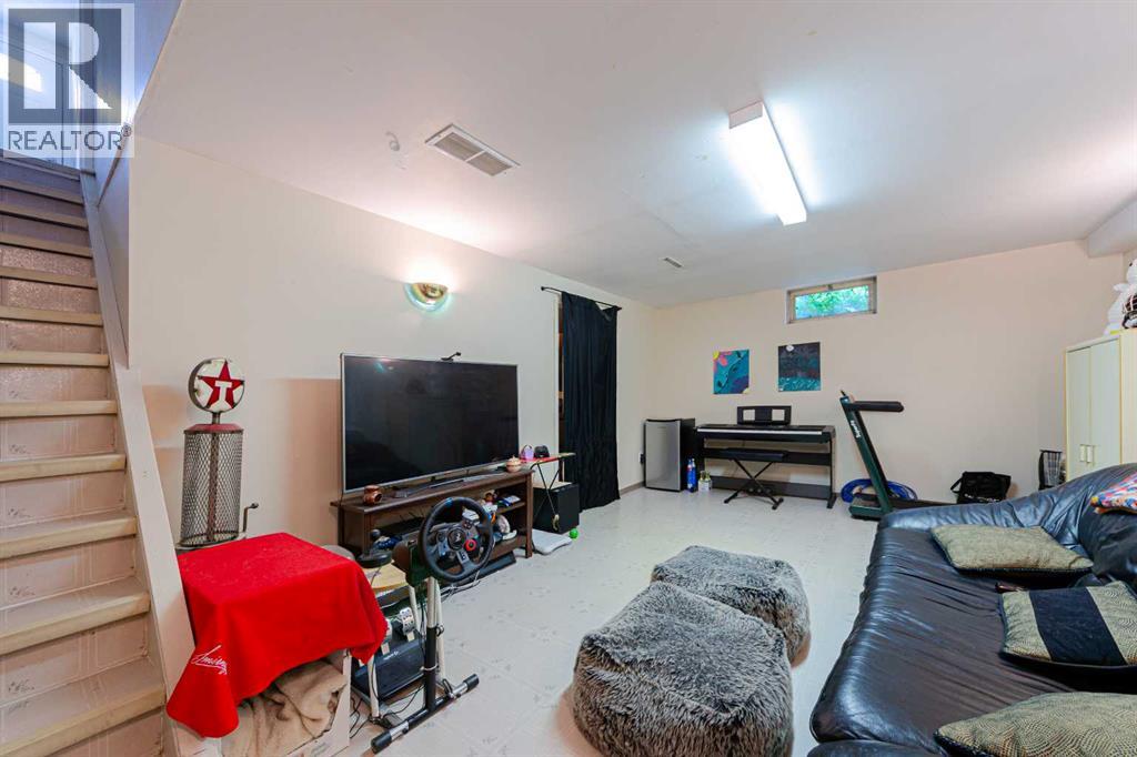 5412 14 Avenue Se Property Photo 24