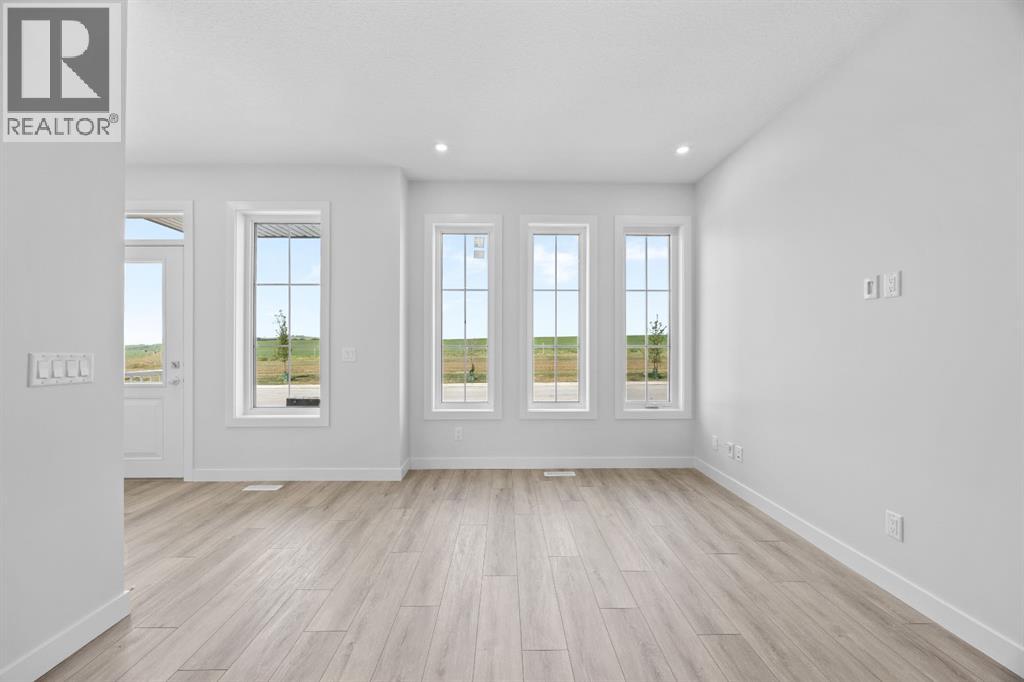 83 Hotchkiss Way Se Property Photo 5