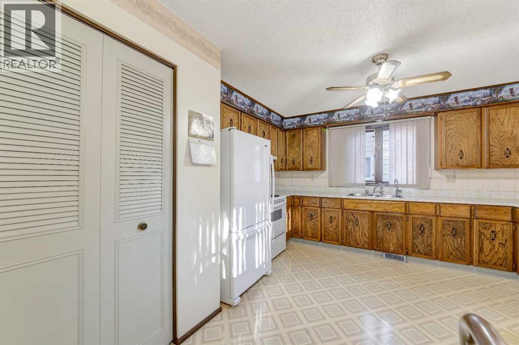 3401 47 Avenue Property Photo 8