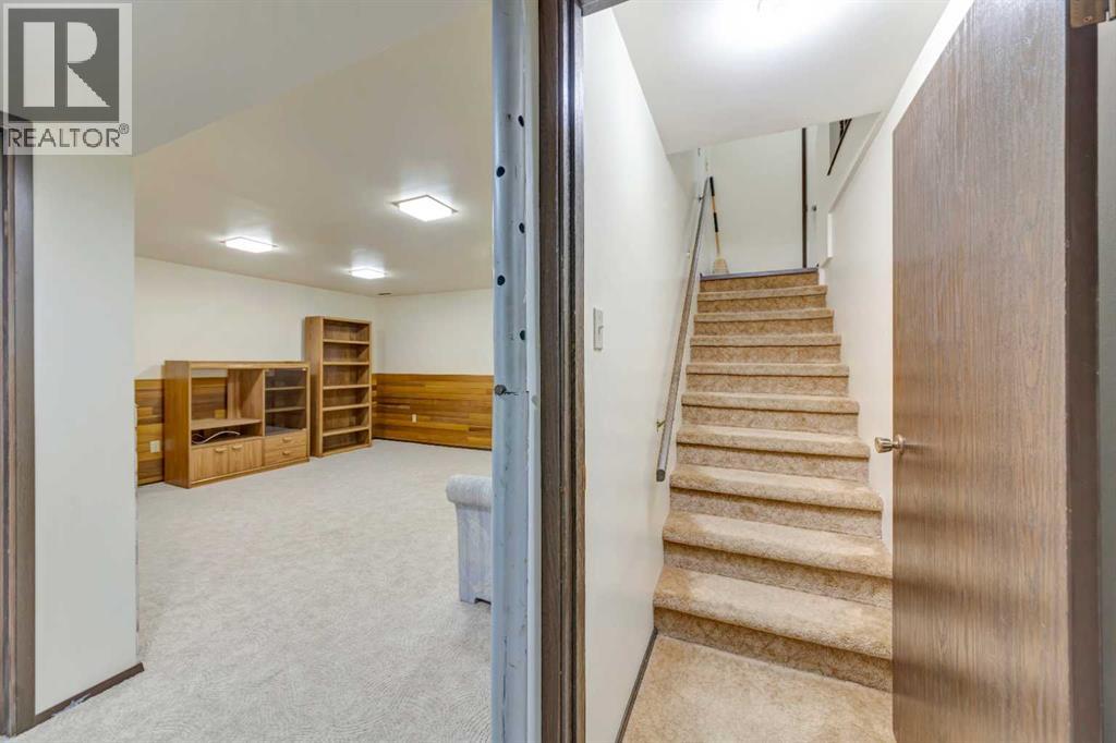 3401 47 Avenue Property Photo 14
