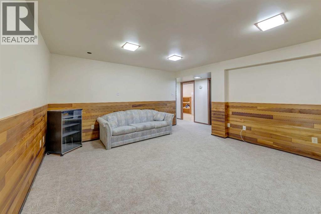 3401 47 Avenue Property Photo 17