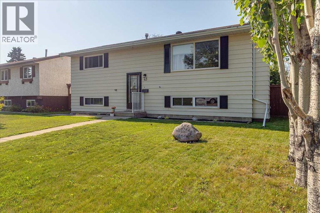 43 Oak Street Property Photo 1