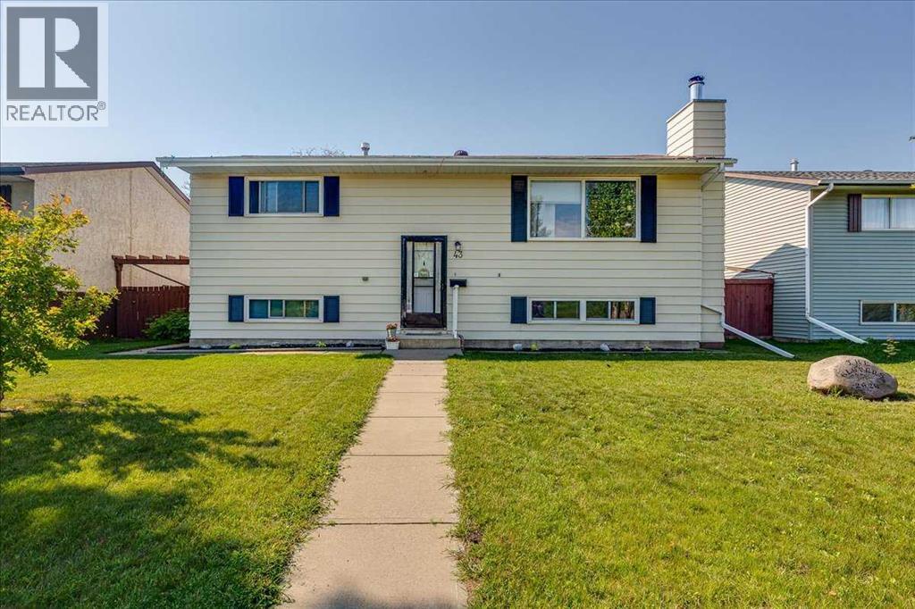 43 Oak Street Property Photo 3