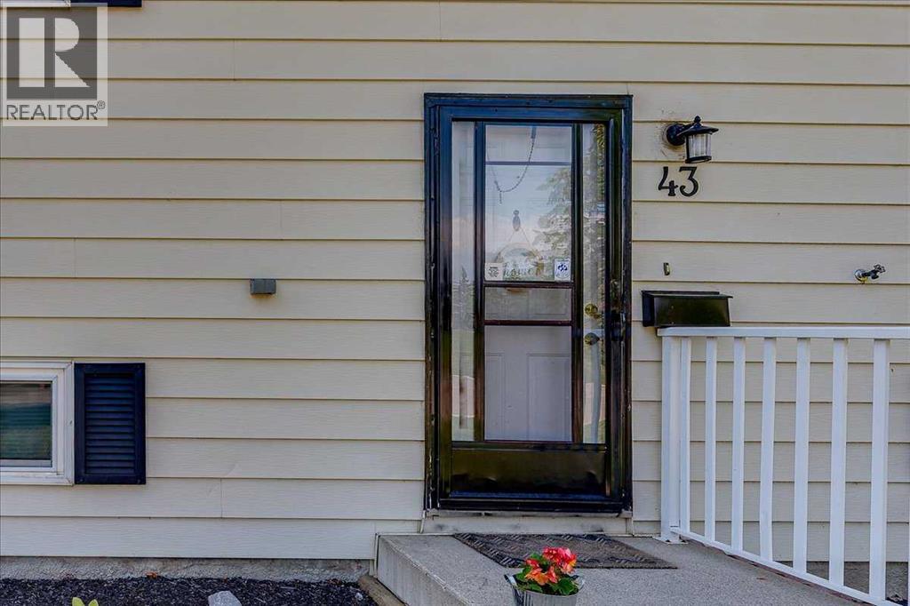 43 Oak Street Property Photo 4