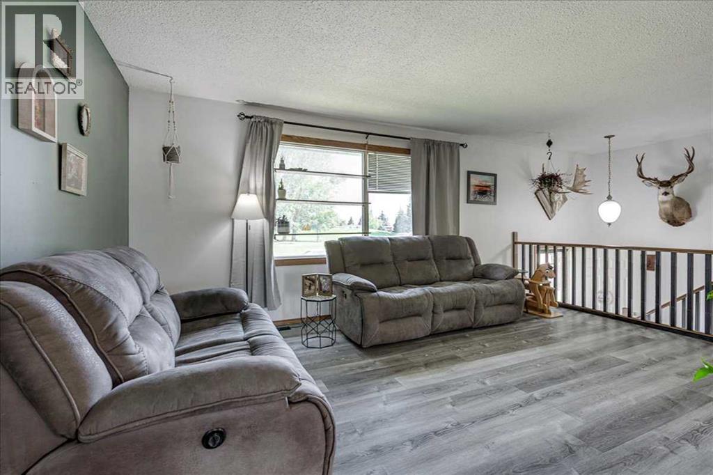 43 Oak Street Property Photo 9