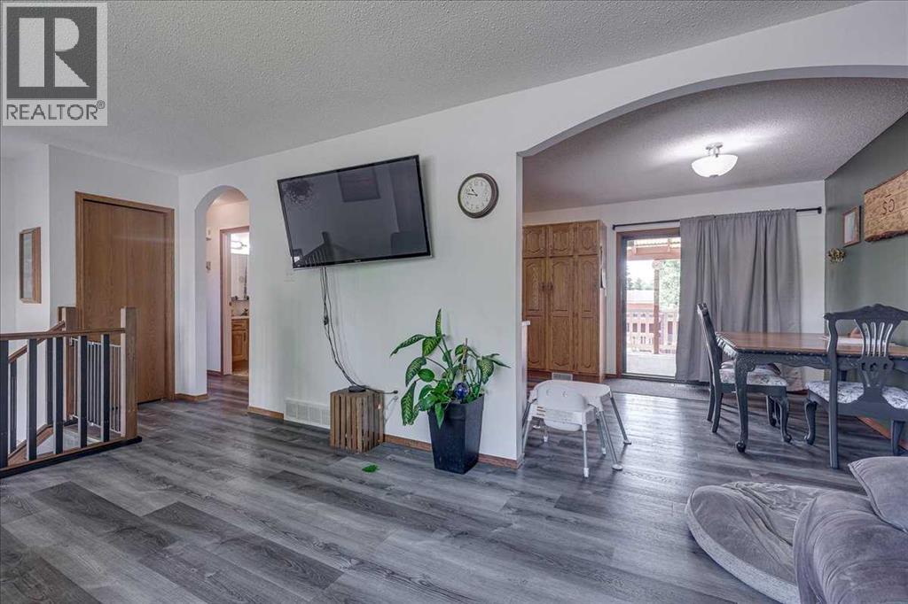 43 Oak Street Property Photo 10