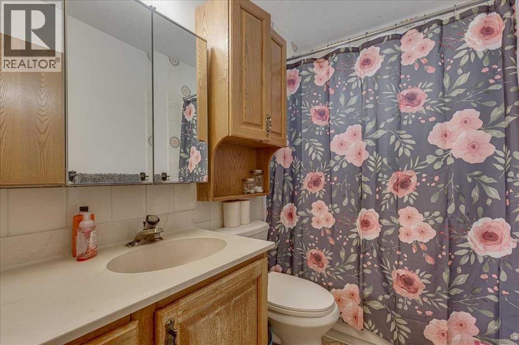 43 Oak Street Property Photo 16