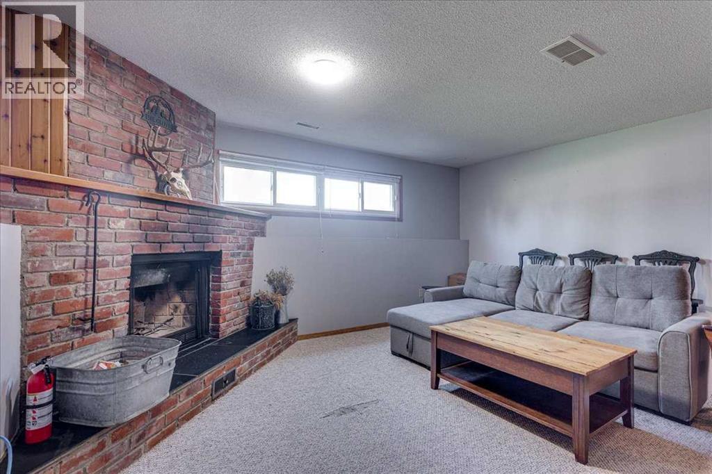 43 Oak Street Property Photo 28