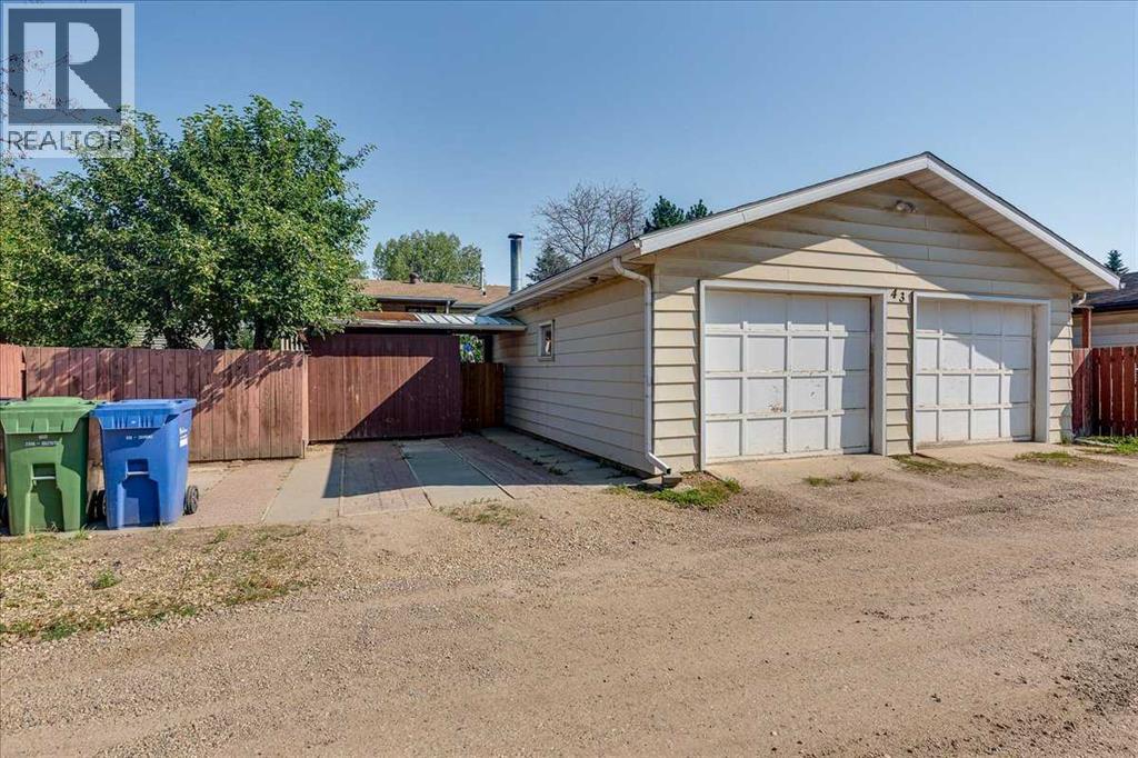 43 Oak Street Property Photo 41