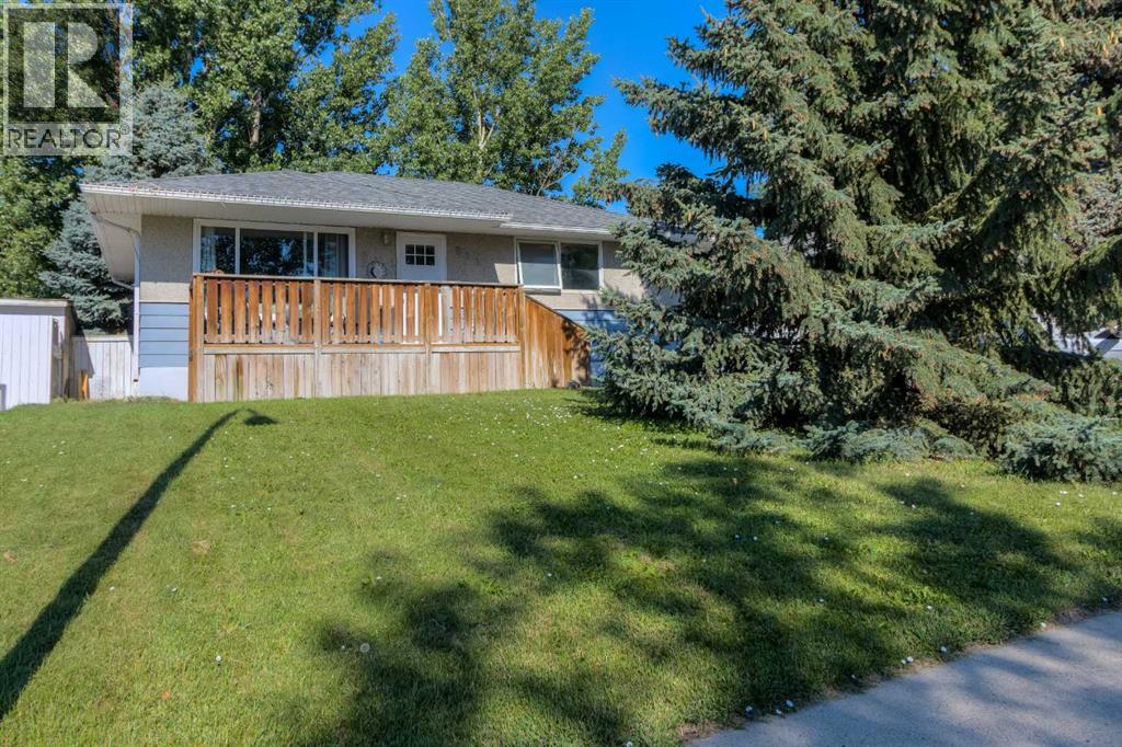 830 9 Street N Property Photo 1
