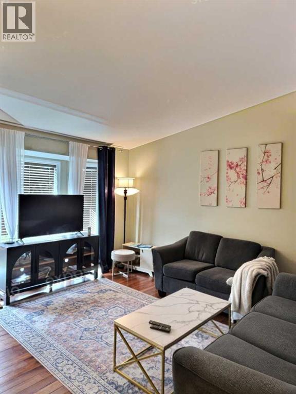20 Mt Backus Place W Property Photo 2