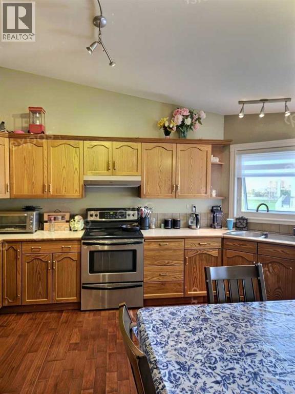 20 Mt Backus Place W Property Photo 3