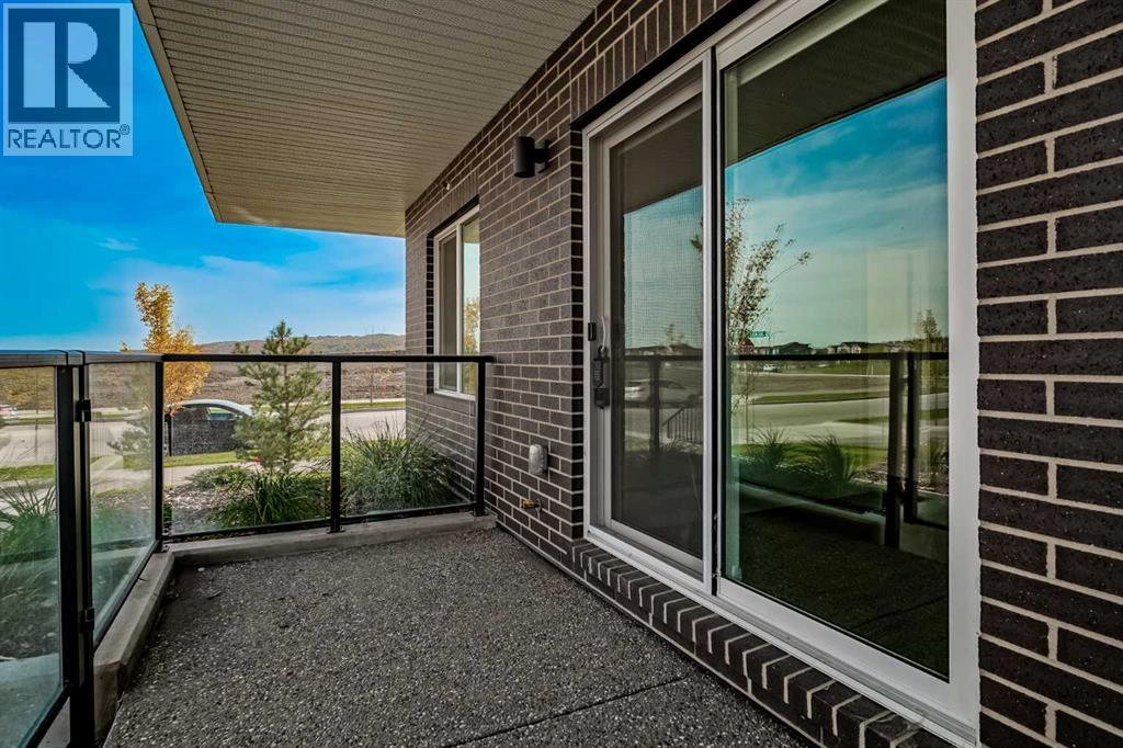 265 Wolf Willow Boulevard Southeast Property Photo 12