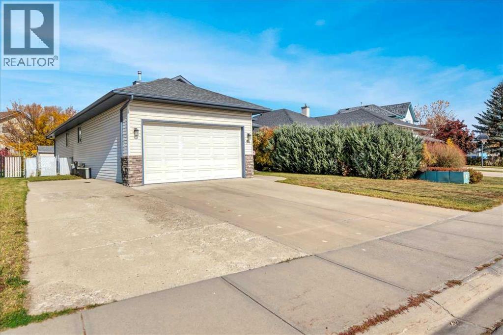 94 Parklane Drive Property Photo 3
