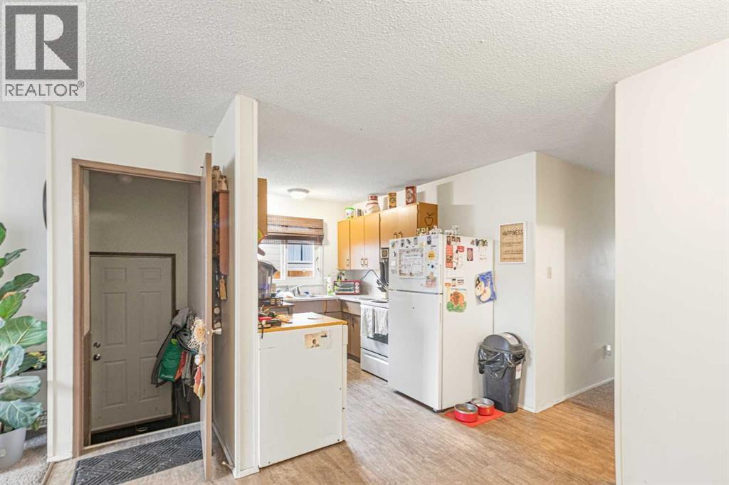 9910 93 Avenue Property Photo 2