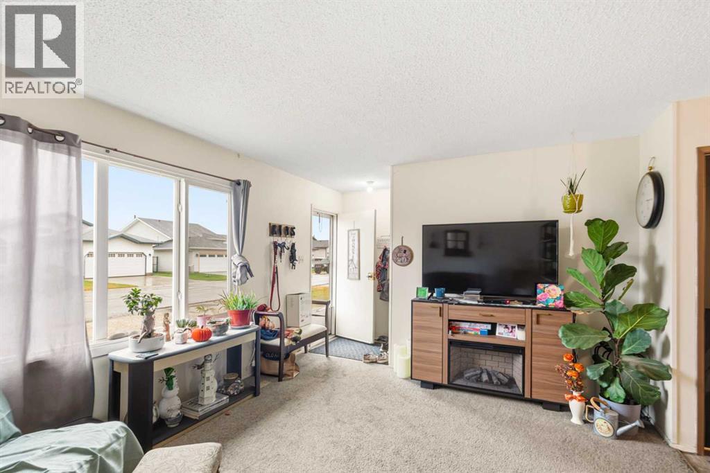 9910 93 Avenue Property Photo 4