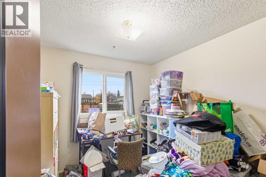 9910 93 Avenue Property Photo 7