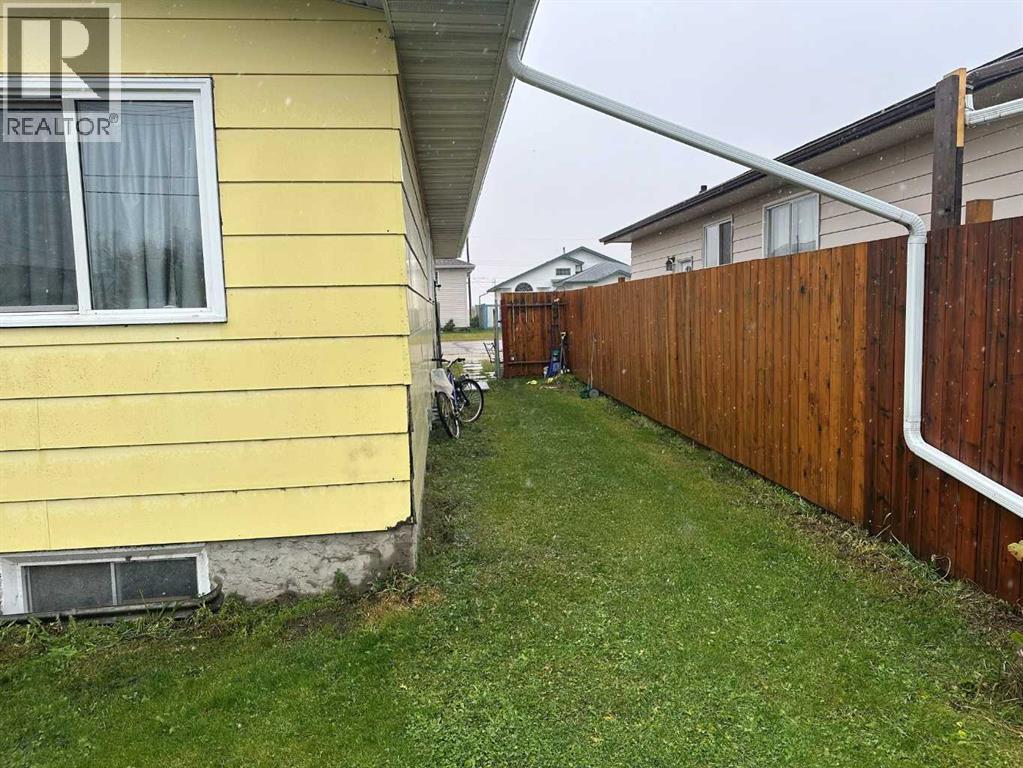 9910 93 Avenue Property Photo 13