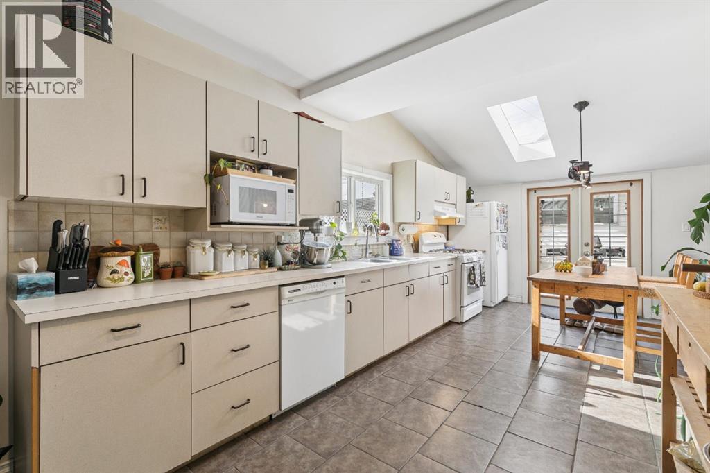 407 11 Street Ne Property Photo 9