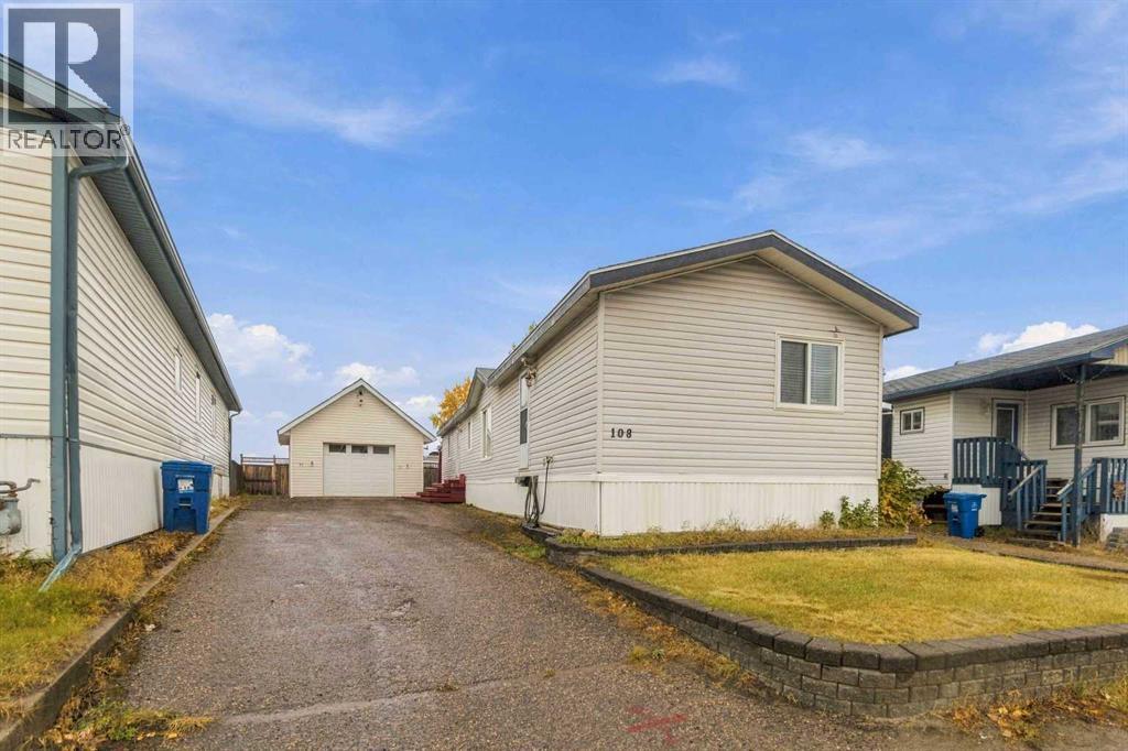 108 Gregoire Crescent Property Photo 1