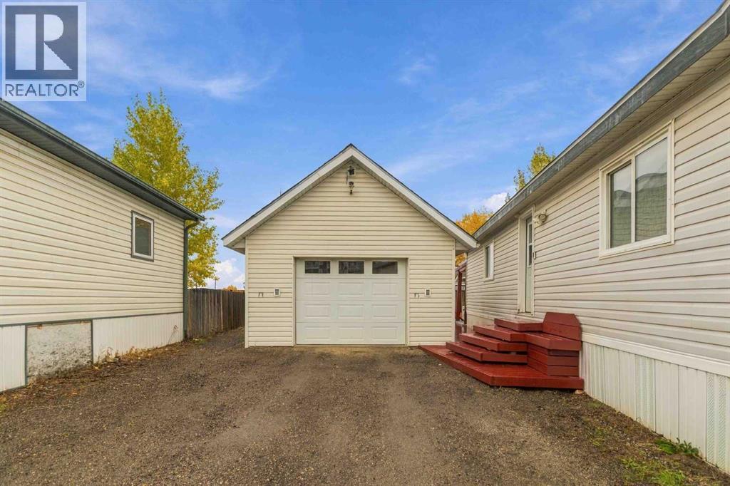 108 Gregoire Crescent Property Photo 3