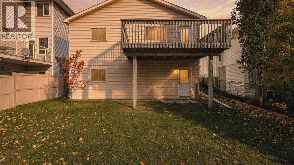 119 Hawkmount Close Nw Property Photo 7