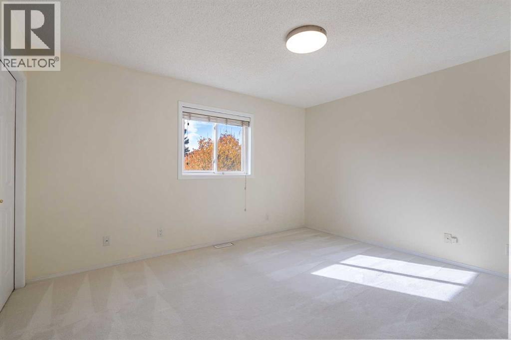 119 Hawkmount Close Nw Property Photo 23