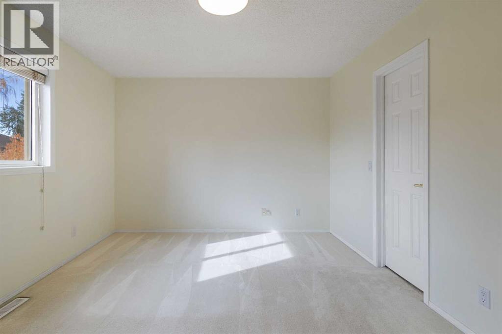 119 Hawkmount Close Nw Property Photo 24