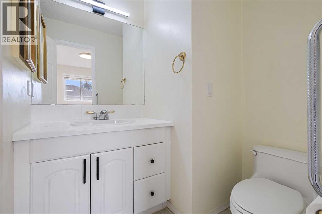 119 Hawkmount Close Nw Property Photo 26