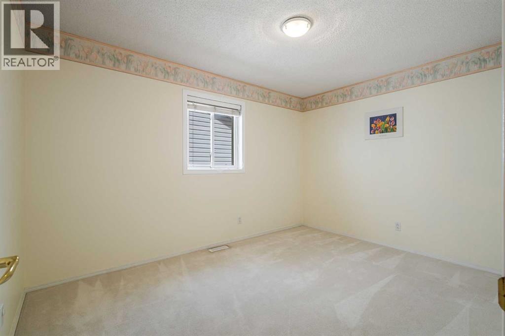 119 Hawkmount Close Nw Property Photo 28