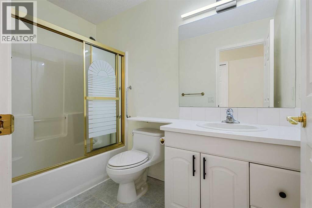 119 Hawkmount Close Nw Property Photo 32