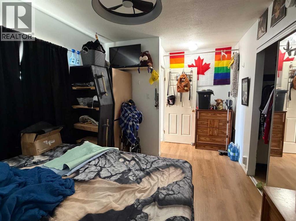 5114 52 Street Property Photo 5