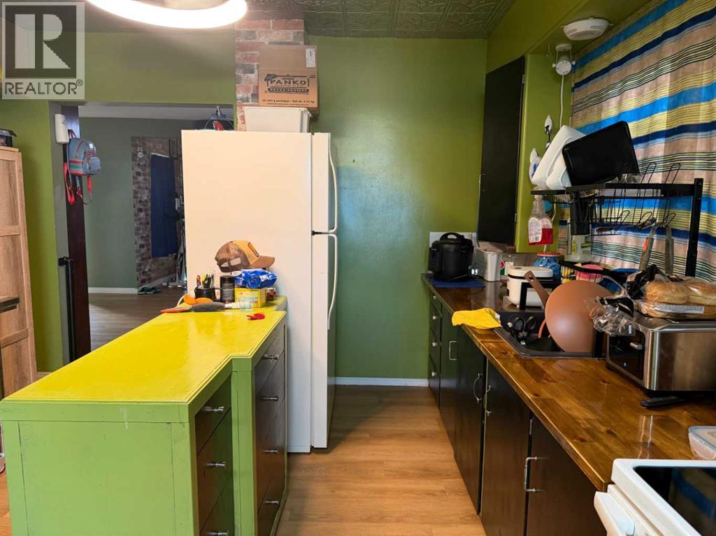 5114 52 Street Property Photo 11
