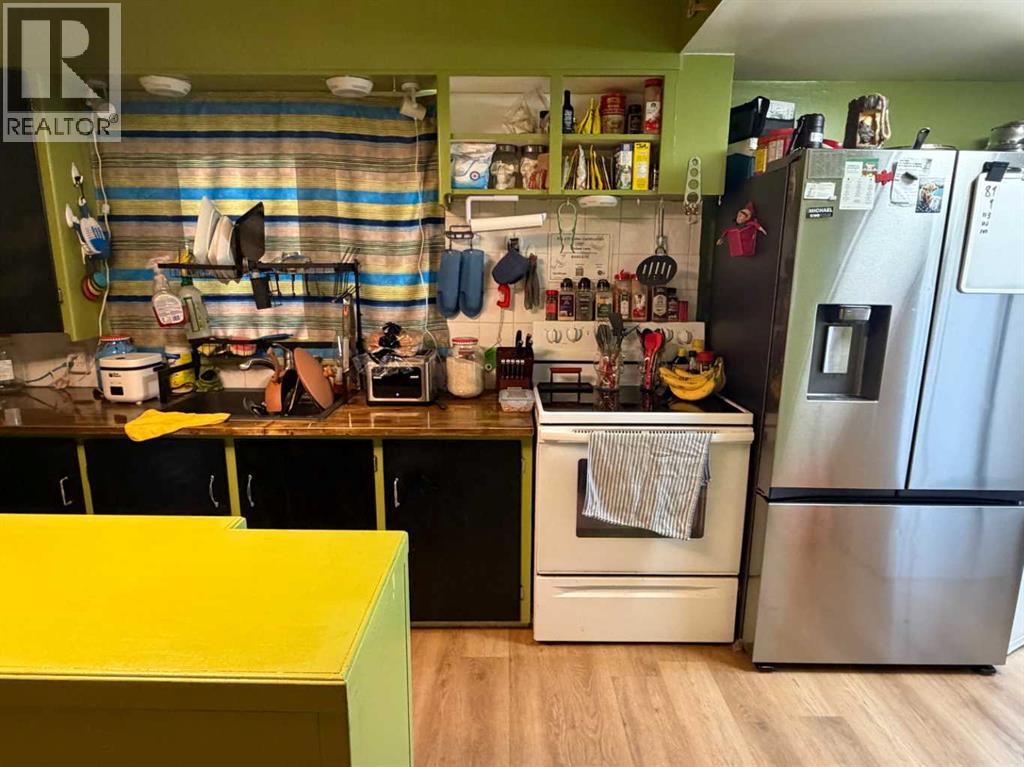 5114 52 Street Property Photo 14