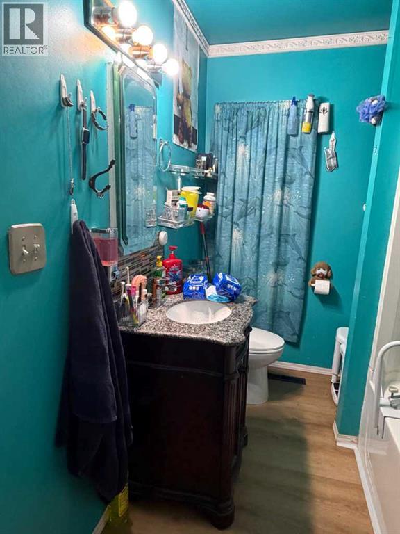 5114 52 Street Property Photo 17