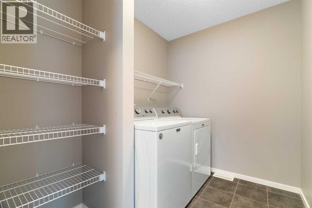 372 Kingsmere Way Se Property Photo 11