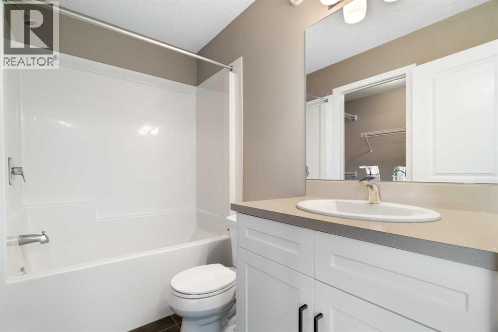 372 Kingsmere Way Se Property Photo 13