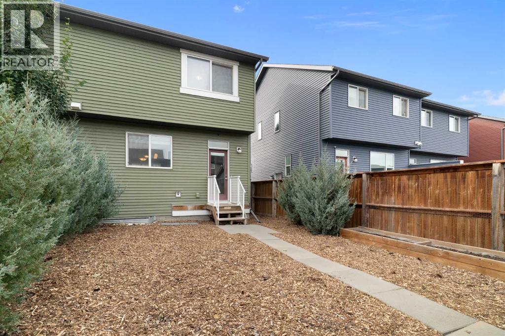 372 Kingsmere Way Se Property Photo 16