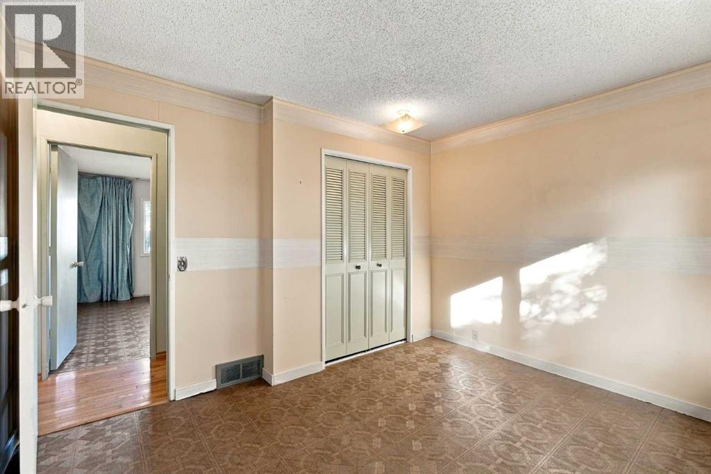556 Lysander Drive Se Property Photo 15