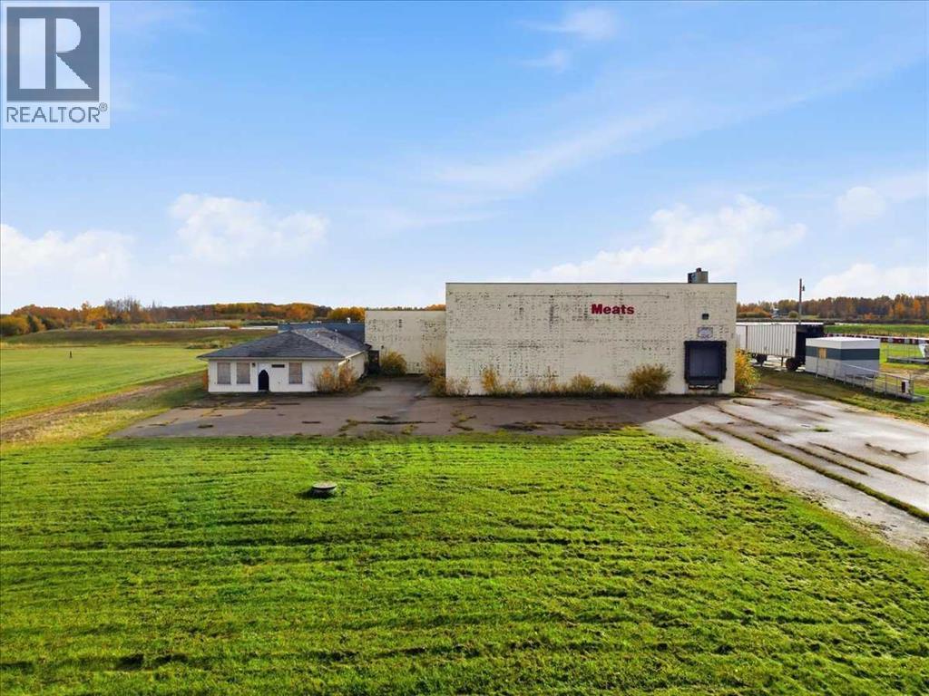5717 50 Street Property Photo 13
